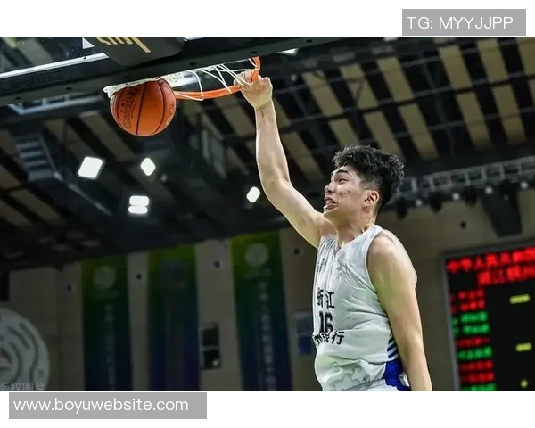 余嘉豪是否返回集训将根据多方情况综合评估决定 余嘉豪是否返回集训将根据多方情况综合评估决定