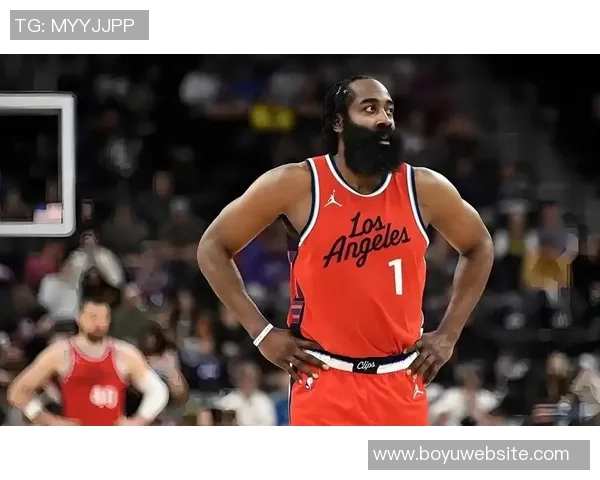 哈登谈球队配合训练称赞祖巴茨与科林斯的默契与随机应变能力 哈登谈球队配合训练称赞祖巴茨与科林斯的默契与随机应变能力