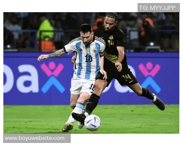 梅西半场表现亮眼1球4次成功过人7次对抗6次获胜 梅西半场表现亮眼1球4次成功过人7次对抗6次获胜